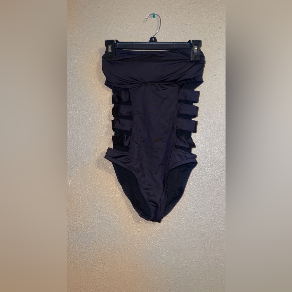 Small One Piece Kenneth Cole Bathing Suit